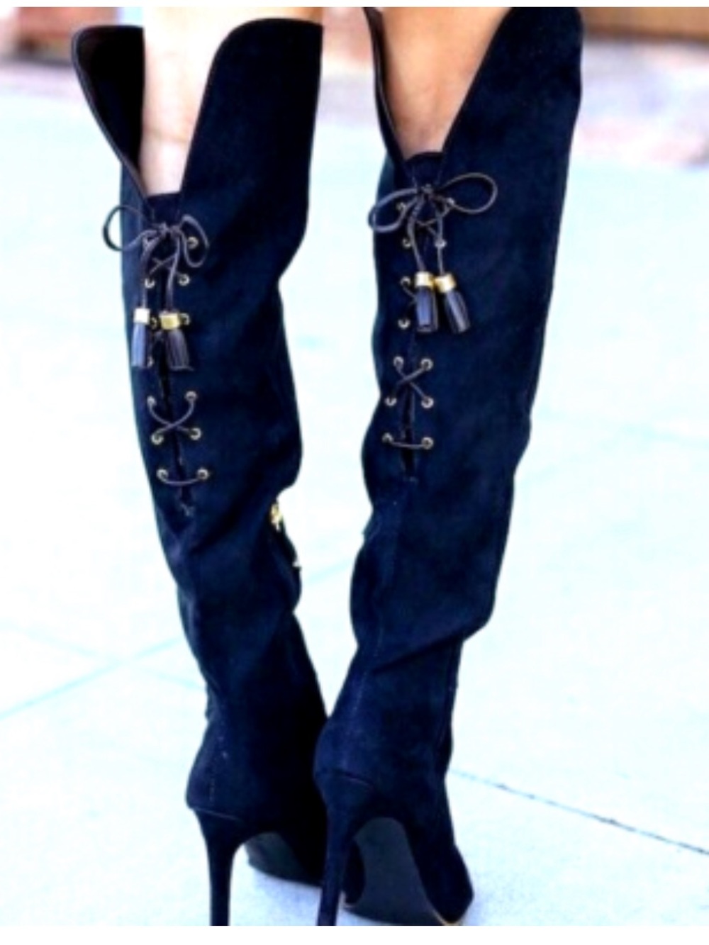 Sam & Libby Aria Black Suede-Look Zip Boot with Gold Logo. Size 7.